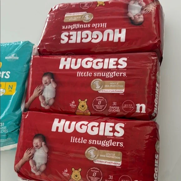 4-Pack Huggies Little Snugglers Diapers - Picture 3 of 3